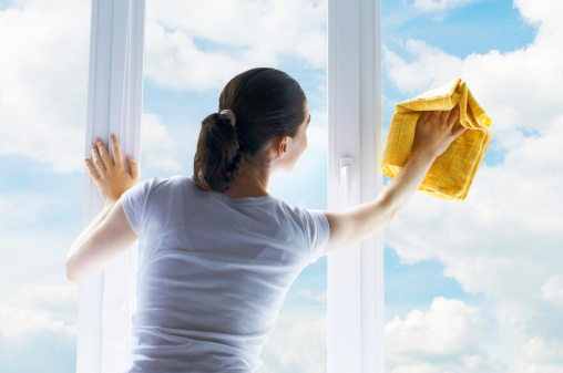 Nos astuces pour nettoyer vos vitres en un rien de temps