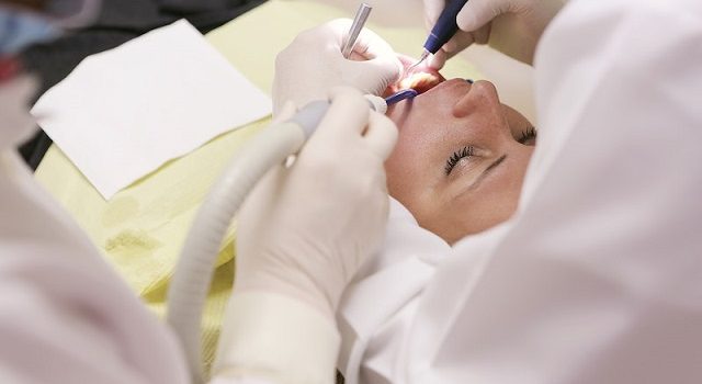 Des soins beaucoup plus avantageux dans les centres dentaires