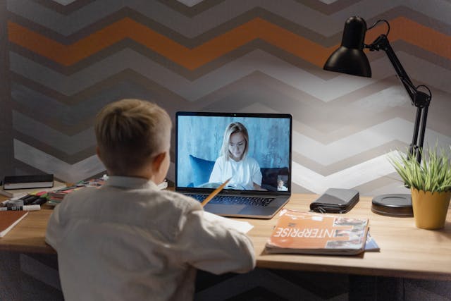 Créez des formations digitales professionnelles avec nos services de production vidéo